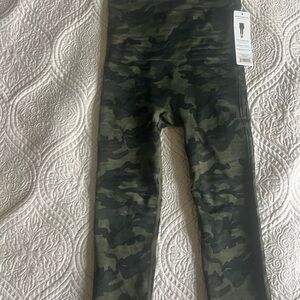 Belly Bandit Green Camouflage Capri Leggings
